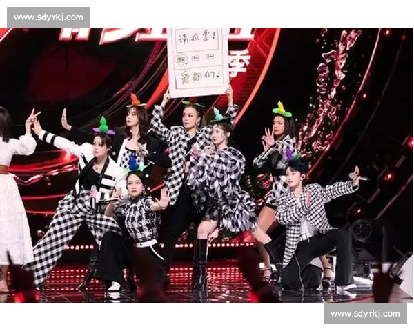 朋克风暴席卷舞台！刀群舞燃爆今夏最飒现场